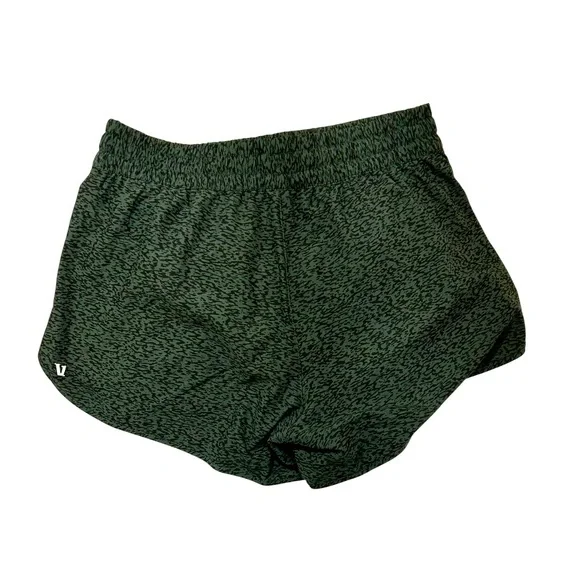 Vuori Clementine Short 2.0 4" Inseam Like New Condition - Picture 2 of 7